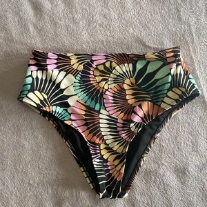 Billabong high rise cheeky bikini bottoms size M